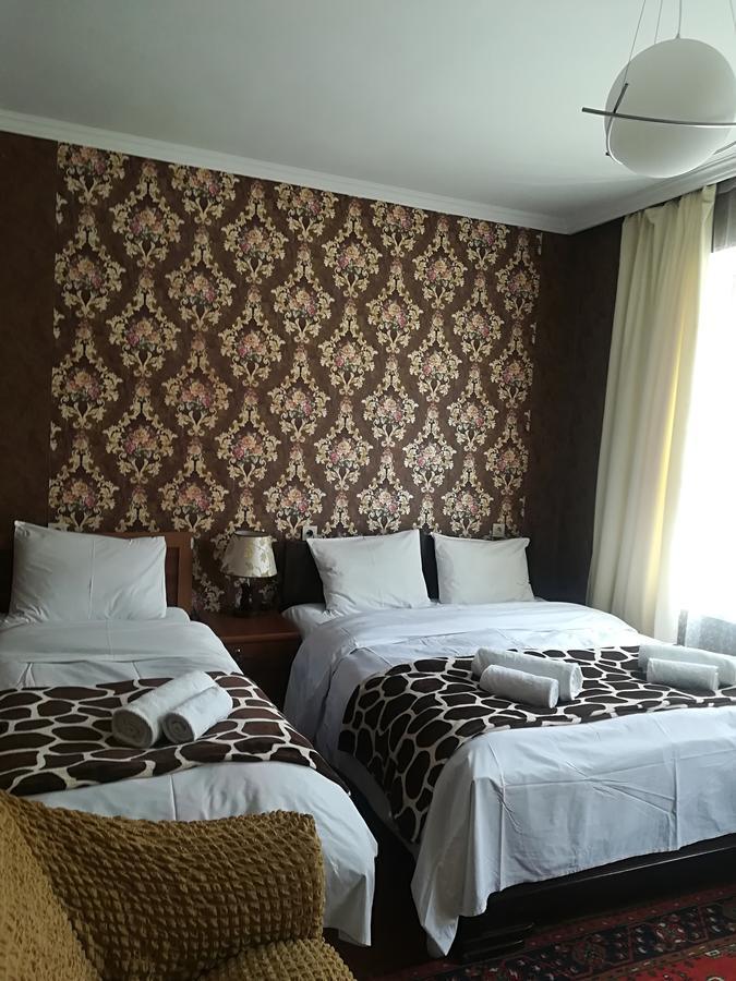 Nikoloz Guesthouse Казбеги Екстериор снимка