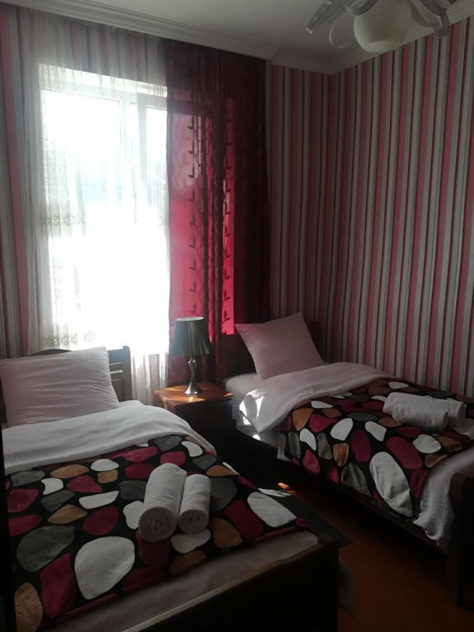 Nikoloz Guesthouse Казбеги Екстериор снимка